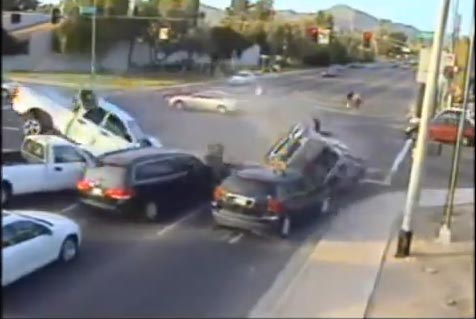 مقاطع مضحكة ومؤلمة